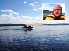 SMA employee Jan Stottko on a boat trip on the Lena River